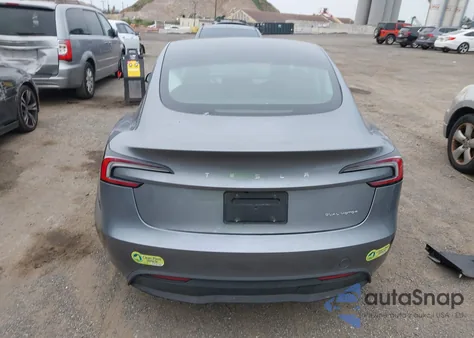 2024 Tesla Model 3 Long Range Dual Motor All-Wheel Drive z USA, uszkodzony, nr VIN 5YJ3E1EB7RF846543